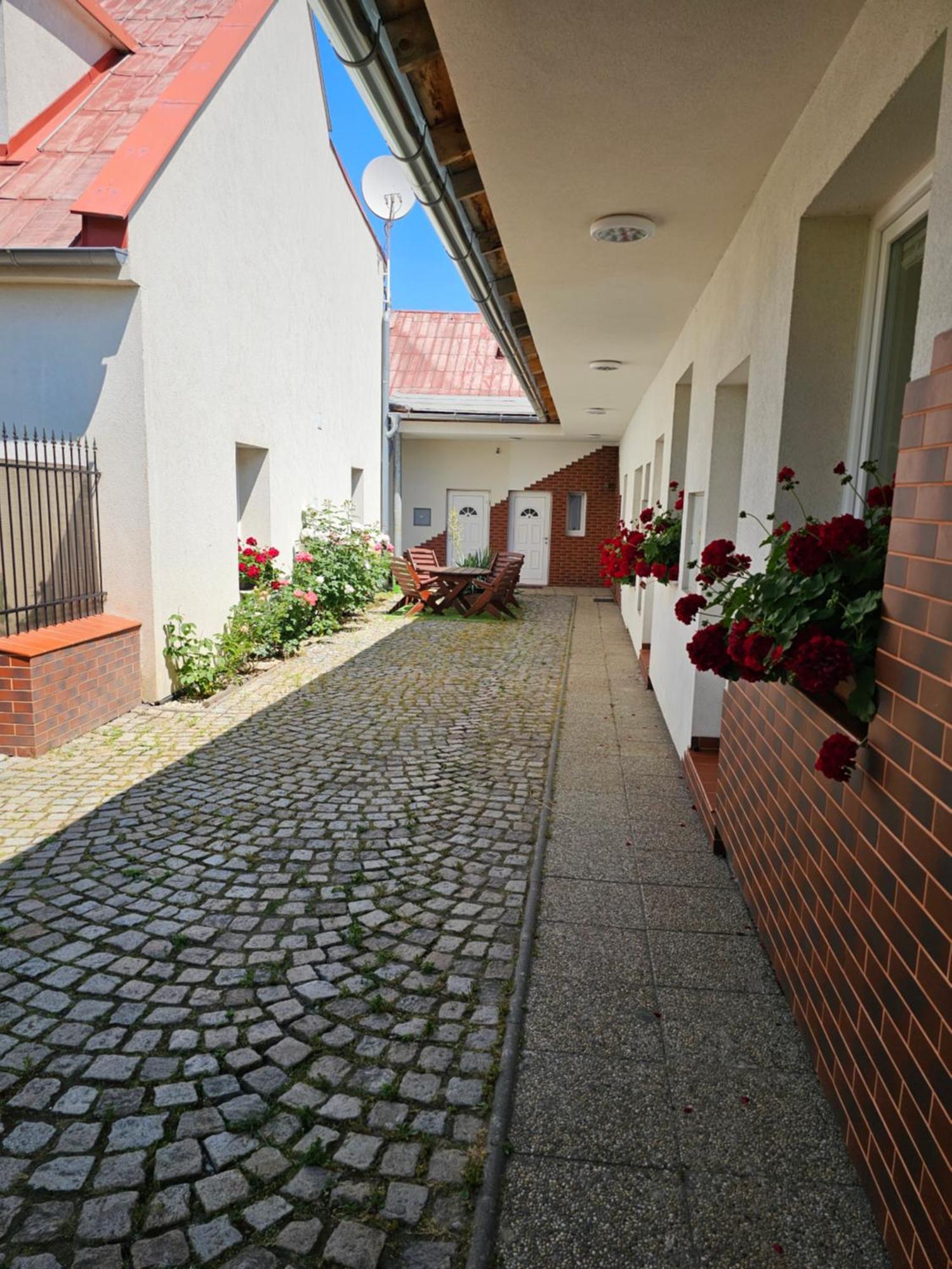 Olomouc New1 Apartamento Exterior foto